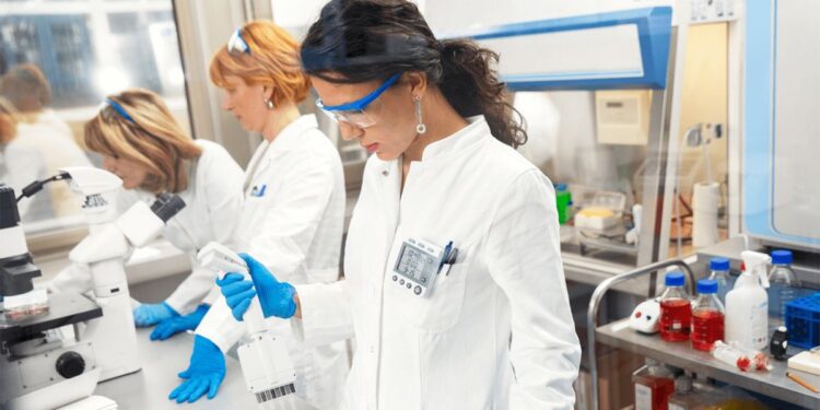 Phản ứng AgNO₃ + NH₃: Khám phá ứng dụng và lợi ích