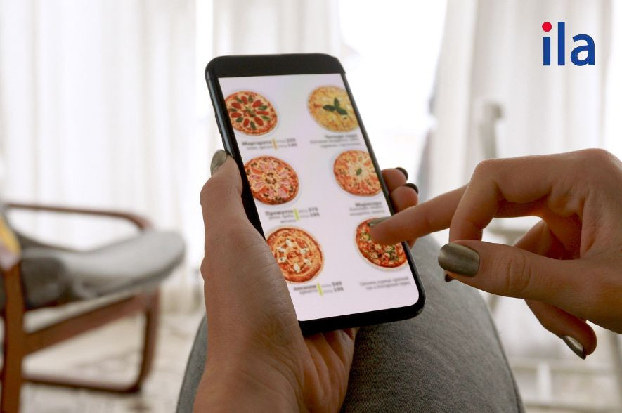 Tôi đói rồi. Tôi sẽ đặt pizza