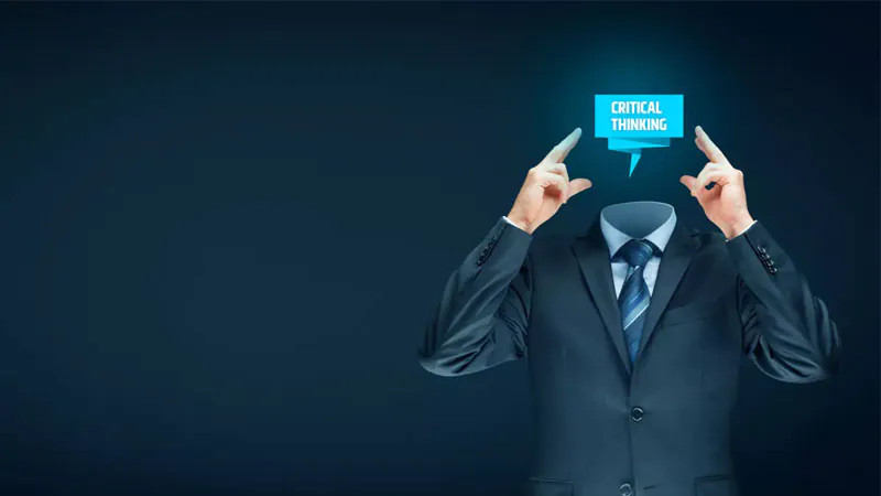 Một nhóm người đang thảo luận và hợp tác trong một dự án